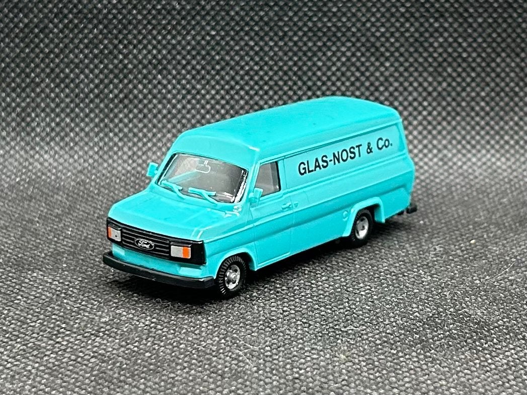 Praliné Ford Transit Glas Nost 1:87, Hobby en Vrije tijd, Modelauto's | 1:87, Verzenden, Zo goed als nieuw, Auto, Overige merken