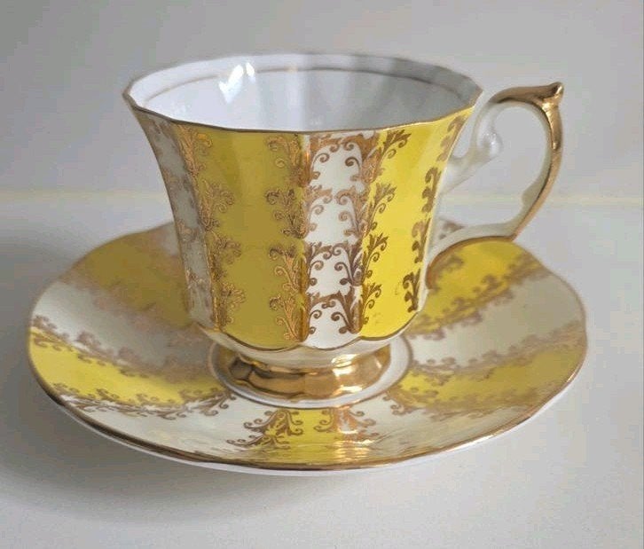 vintage kop en schotel Elizabethan made in England, Ophalen
