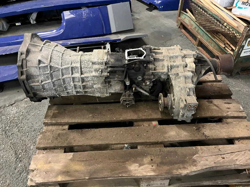 versnellingbak nissan navara met tussenbak, Auto-onderdelen, Gebruikt, Info@geertsautos.nl, Geerts autos en recycling bv, Nissan