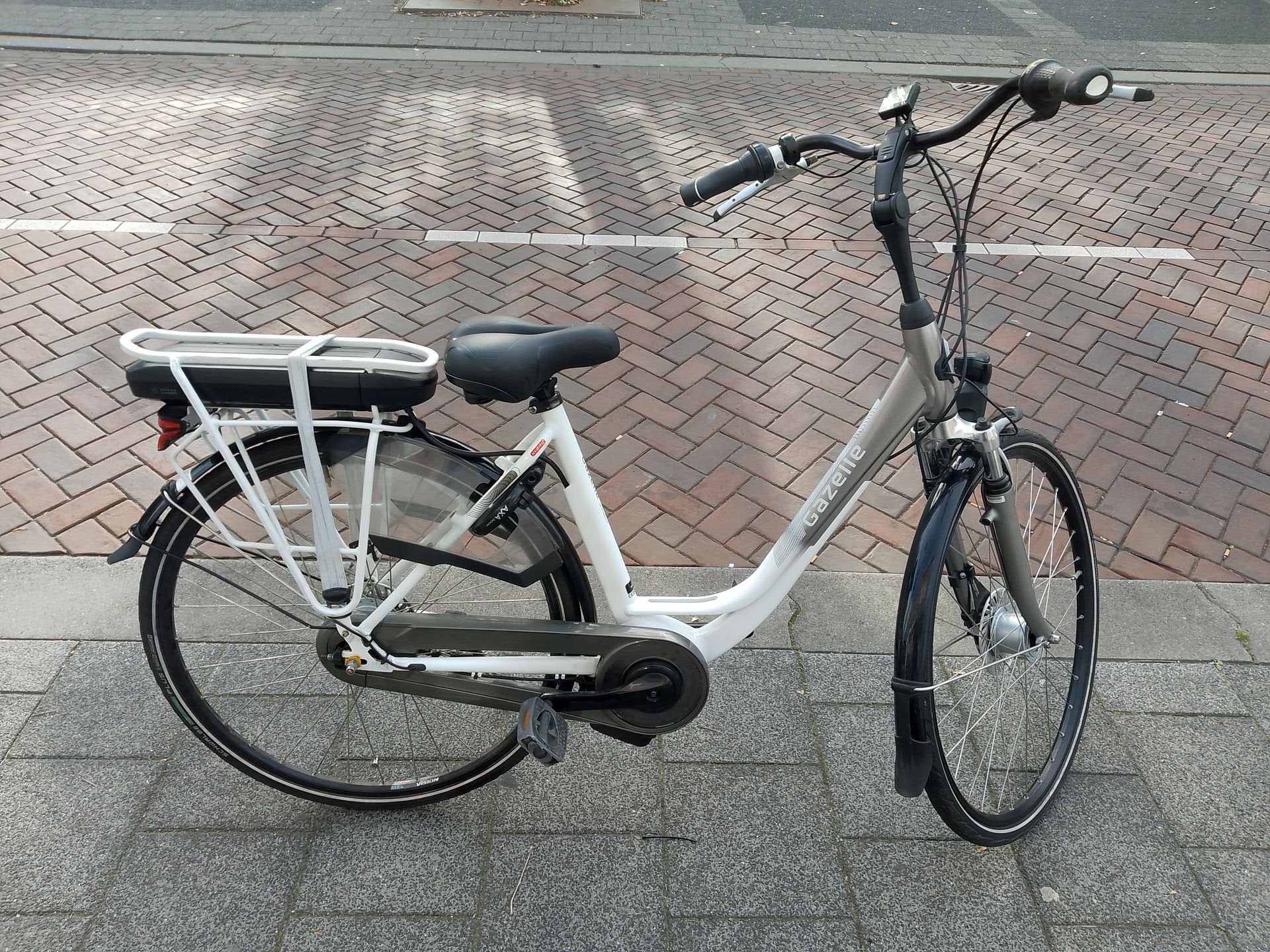 Gazelle Orange C7 Comfort d49 elektrische damesfiets midmtr.