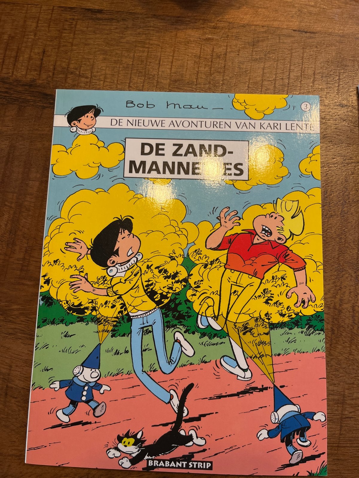 Bob Mau - De Zandmannetjes (Kari Lente), Eén stripboek, Ophalen of Verzenden, Zo goed als nieuw