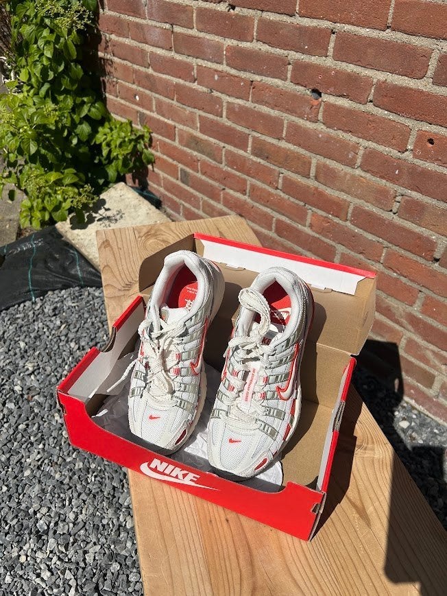 Nike sneaker - P-6000 - Oranje rood wit zilver maat 36, Kleding | Dames, Nike, Nieuw, Ophalen of Verzenden, Sneakers of Gympen