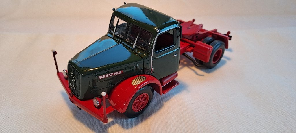 Henschel HS 140 S Trekker, Ophalen of Verzenden, Nieuw, Bus of Vrachtwagen, MiniChamps