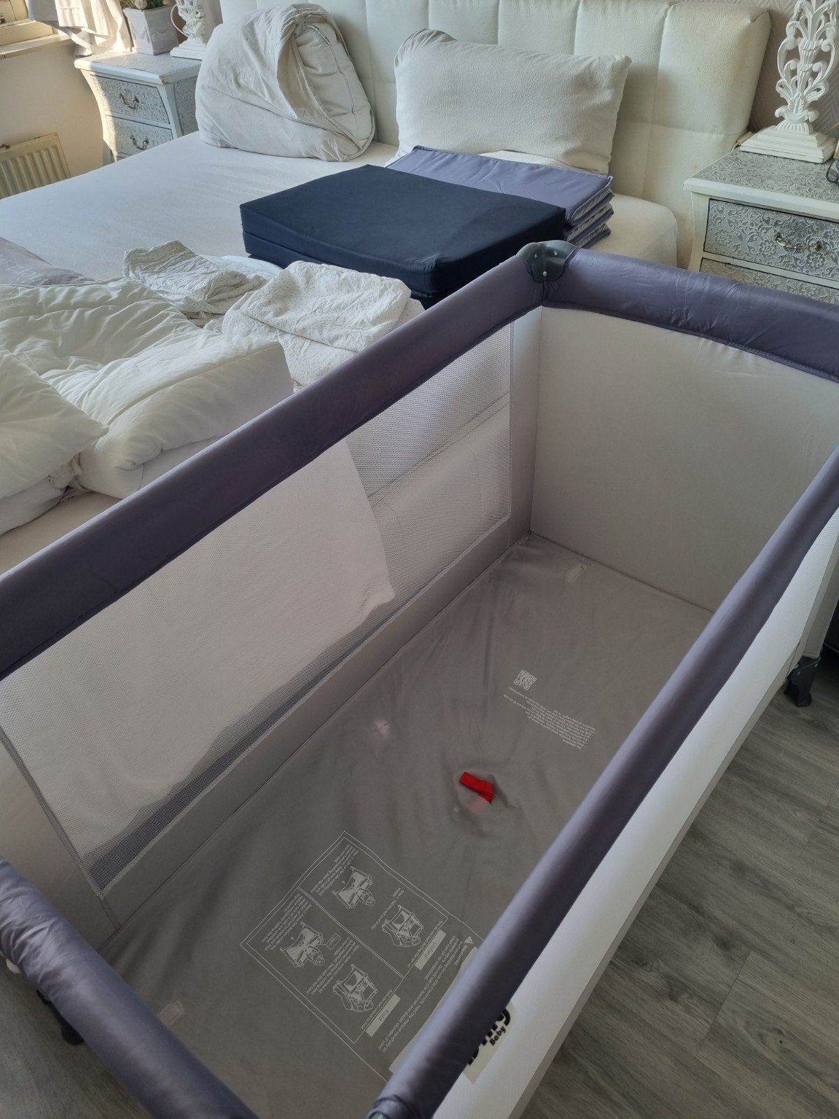 Campingbed Mamaloes extra matras en Ikea beddengoed, Ophalen, Zo goed als nieuw, Reisbedje