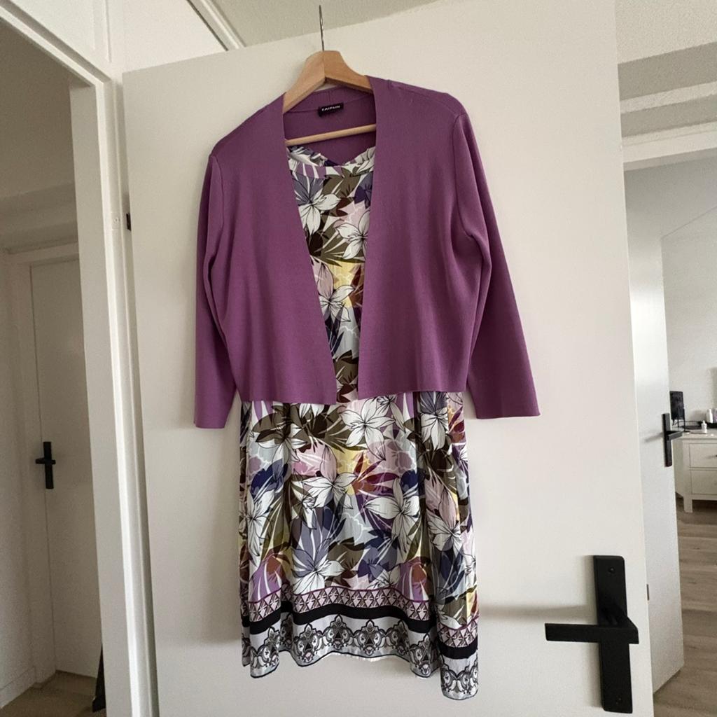 taifun  jurk met vestje  1x gedragen op een  bruiloft. Tekst, Overige kleuren, Maat 42/44 (L), Ophalen of Verzenden, Zo goed als nieuw