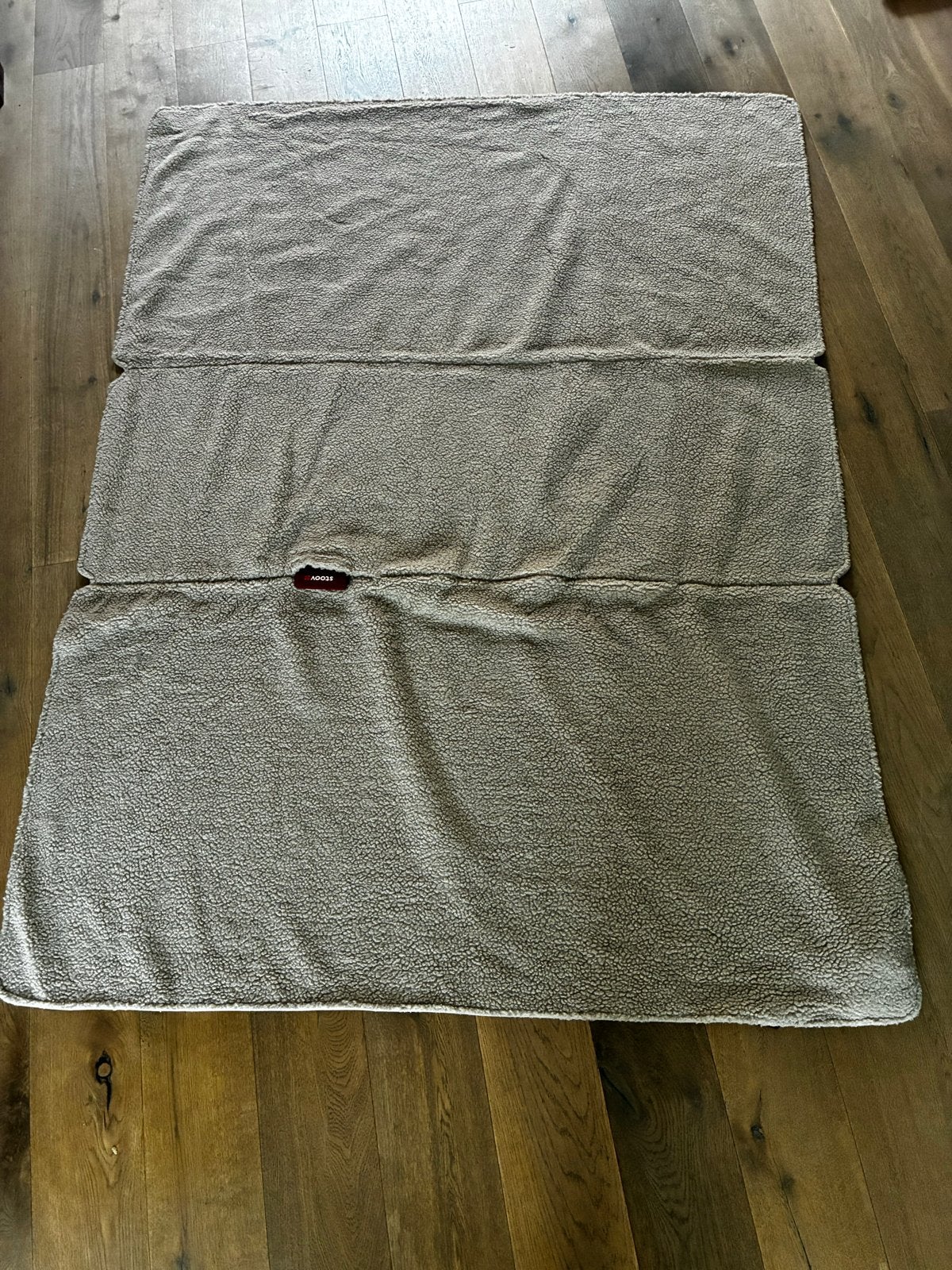 Stoov Huge Hug Verwarmde Deken - Beige Woolly 180x135cm, Ophalen of Verzenden, Zo goed als nieuw, Beige, Textiel