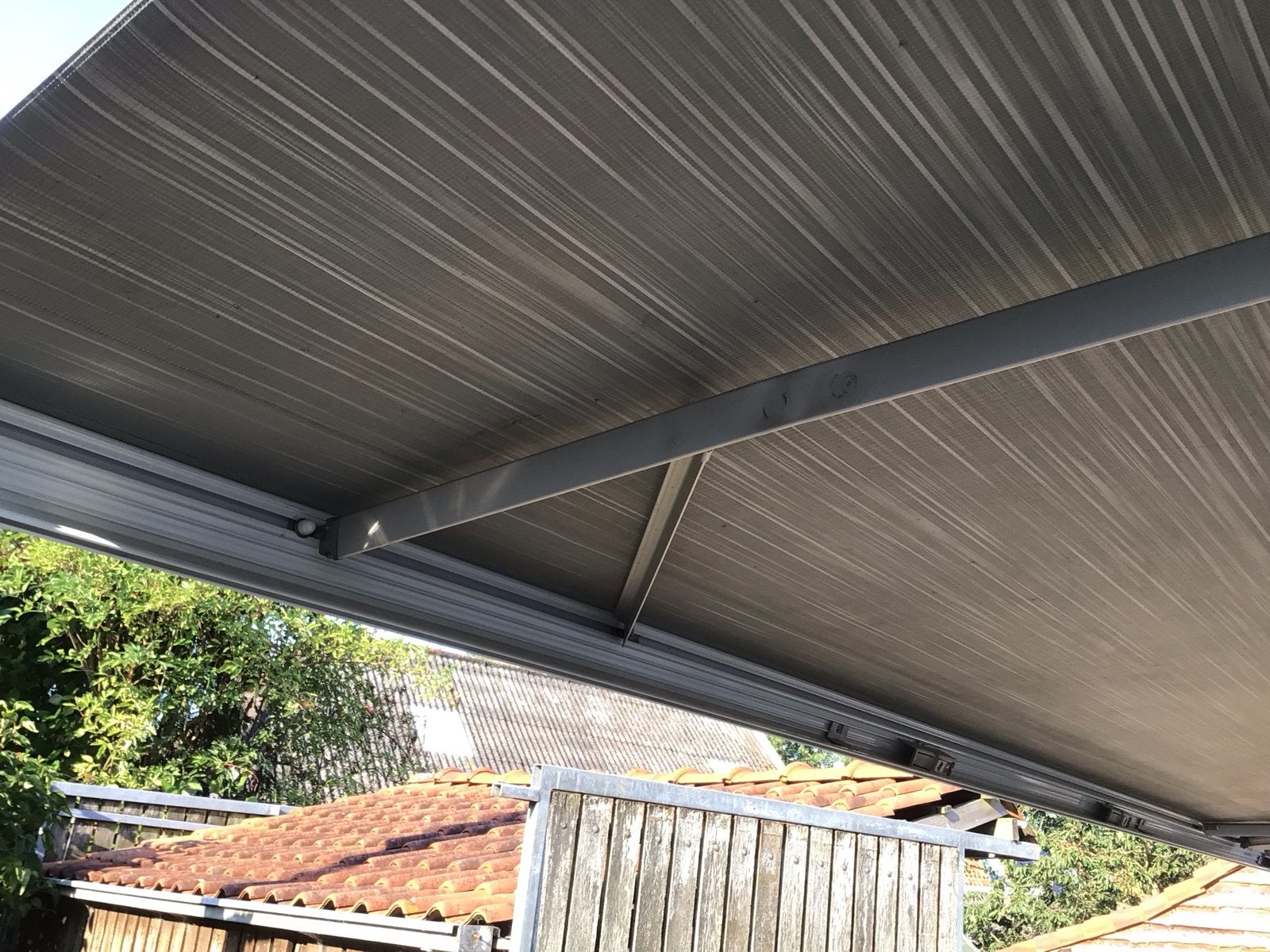 Thule Omnistor 5200 luifel 4.50m wit met beschadigde knikarm, Ophalen, Gebruikt