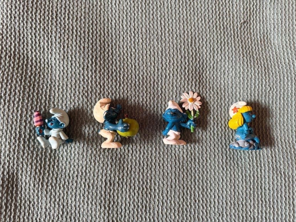 4 smurfen smurfin, Verzamelen, Smurfen, Ophalen of Verzenden, Zo goed als nieuw, Verschillende Smurfen