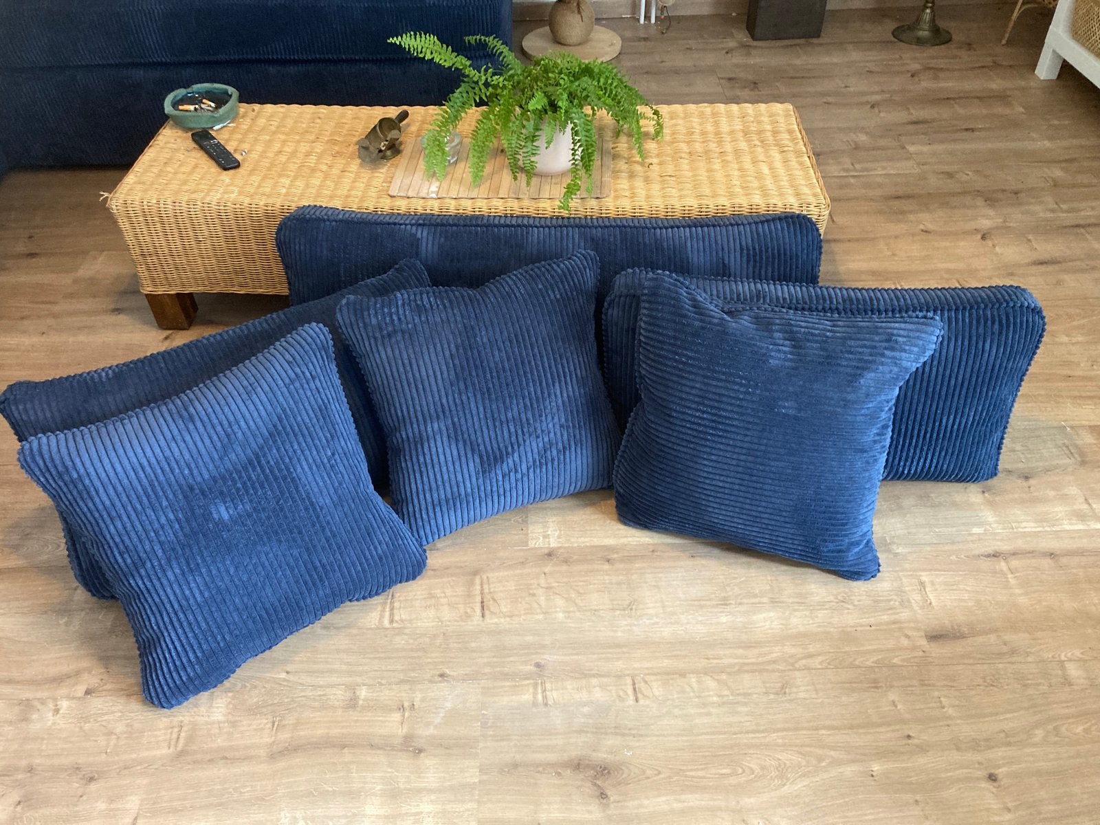 Kussens donkerblauw ribstof corduroy, Ophalen, Nieuw