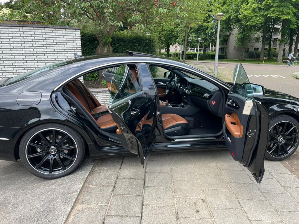 Mercedes CLS 350 - 2011 zwart designo en alle opties, Auto's, Automaat, Achterwielaandrijving, Startonderbreker, 4 stoelen