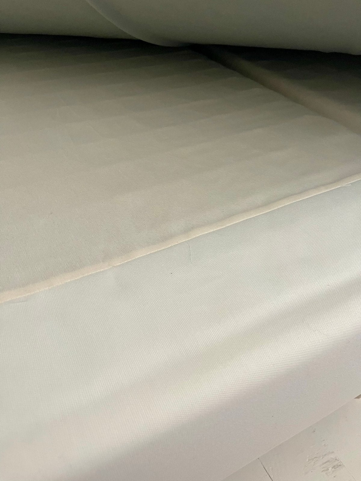 Comfortabel tweepersoonsbed met matras, Huis en Inrichting, Slaapkamer | Bedden, Ophalen, Wit, Tweepersoons, Zo goed als nieuw