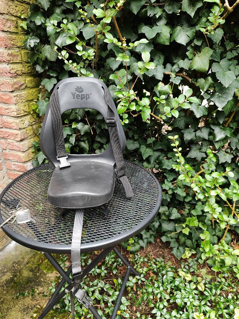 Yepp junior achterzitje/ fietsstoeltje  Thule black, Fietsen en Brommers, Ophalen, Achterzitje, Yepp, Gebruikt