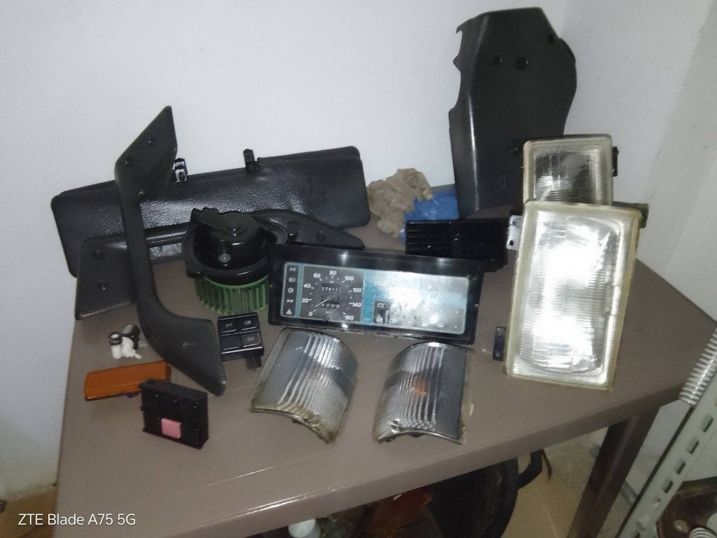 Camper diverse cabine delen lampen dashboard zonklep ed, Verzenden, Gebruikt