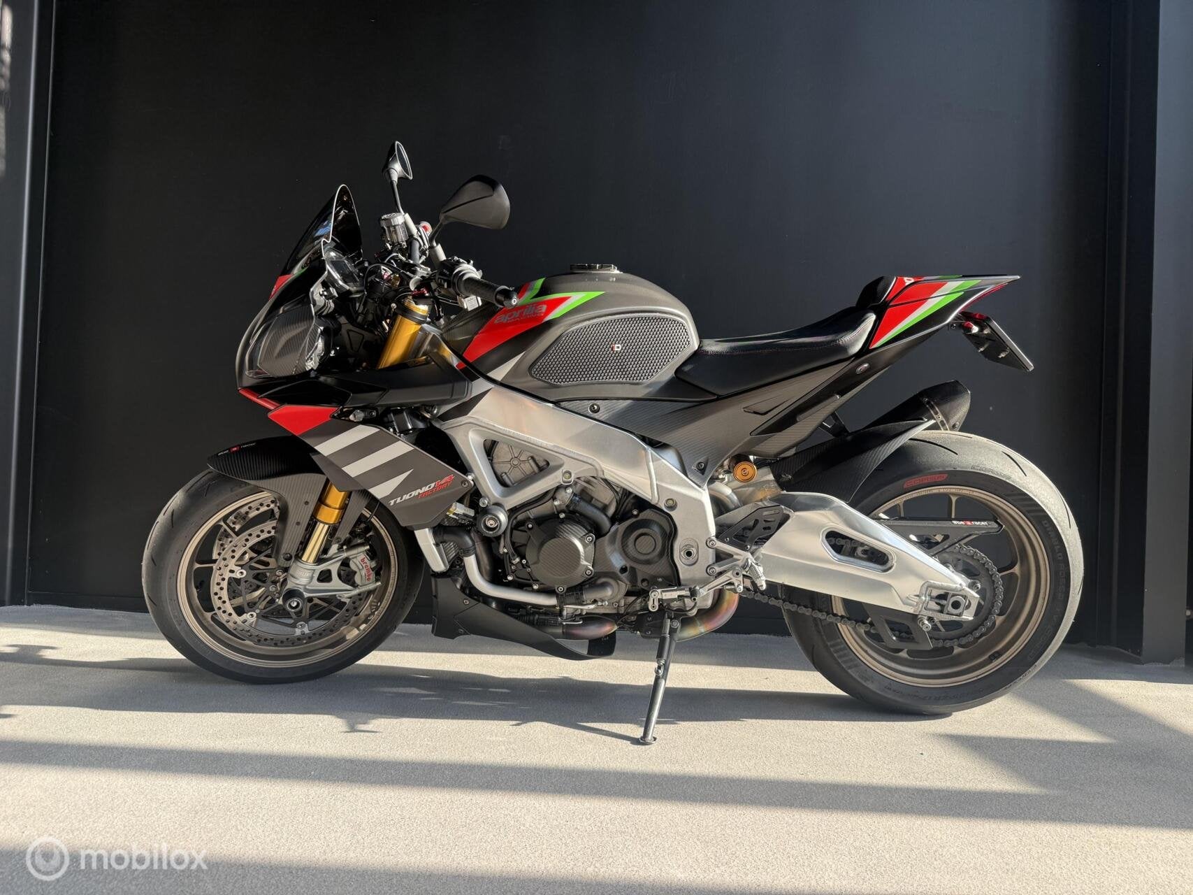 Aprilia Tuono V4 1100 Factory met Akrapovic & gesmede velgen, Motoren, Via Guglielmo Marconi, 2, 30033 Noale VE, Italië, 1077 cc