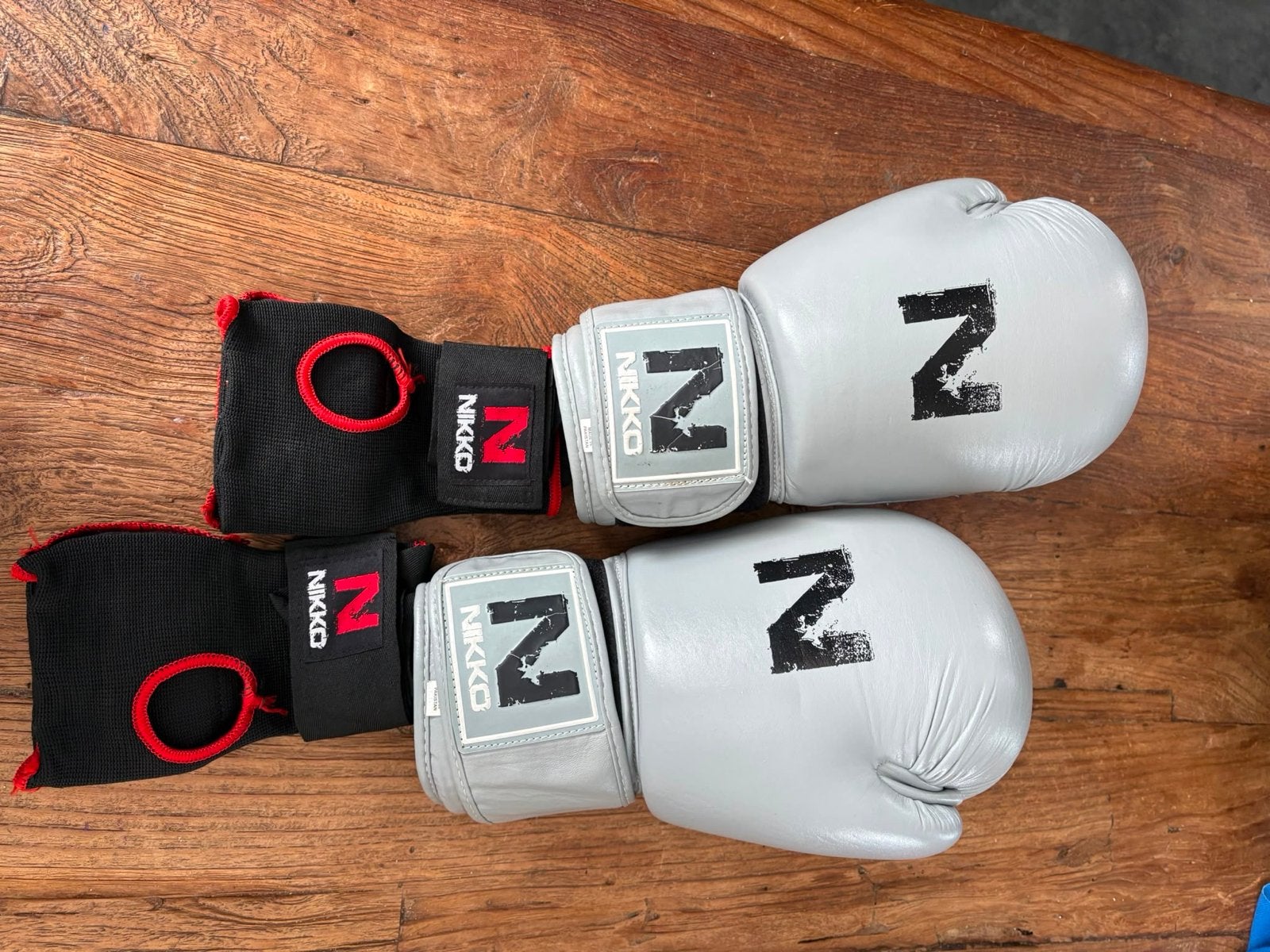 Nikko Bokshandschoenen Maat M (14 OZ) met Binnenhandschoenen, Ophalen of Verzenden, Gebruikt, Bokshandschoenen