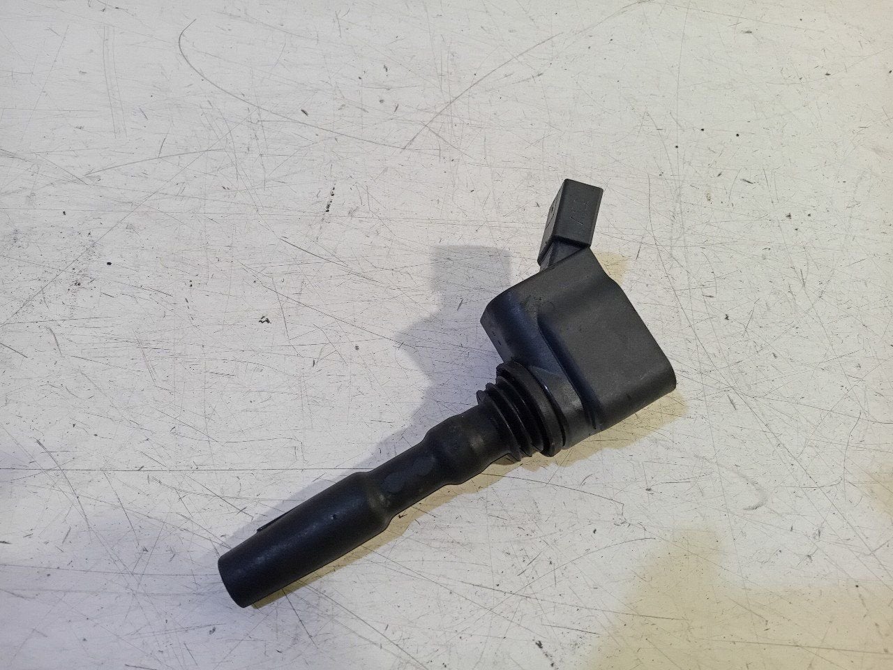 Bobine Volkswagen Passat, Onderdelen@venauto.nl, Van der Ven Autorecycling B.V., Gebruikt, Ettenseweg 76, 4706 PB Roosendaal, The Netherlands