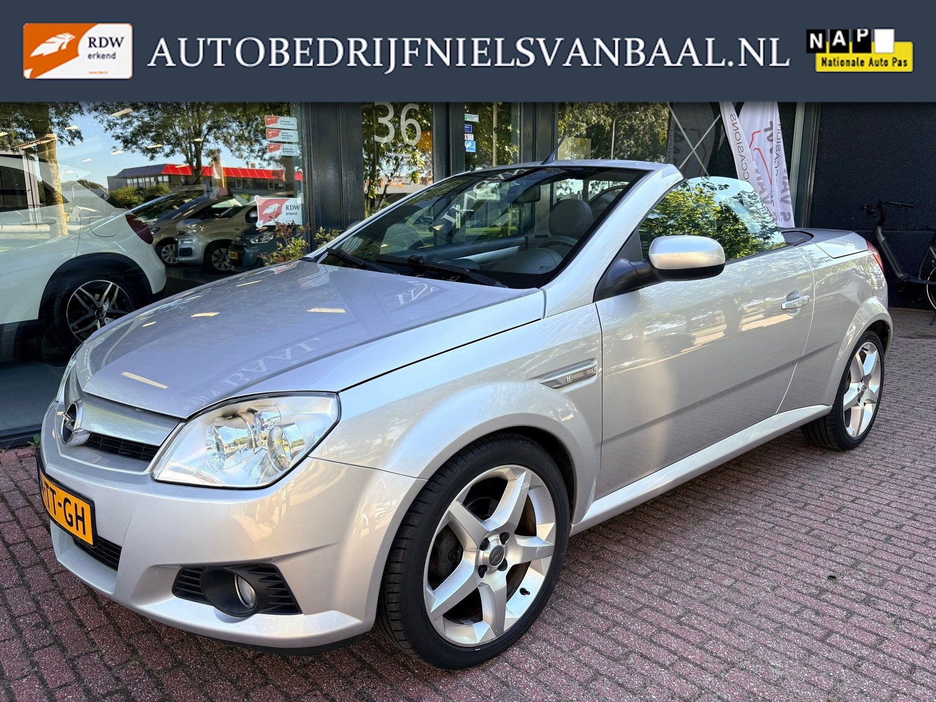 Opel Tigra TwinTop 1.4-16V Sport 87Dkm NAP/1e Eigenaar/Leder, Auto's, Voorwielaandrijving, Dealer onderhouden, Gebruikt, Zwart
