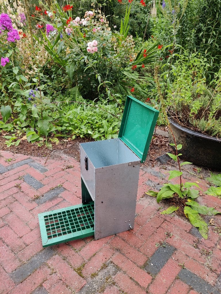 Feedomatic kippenvoerbak, Dieren en Toebehoren, Ophalen, Zo goed als nieuw