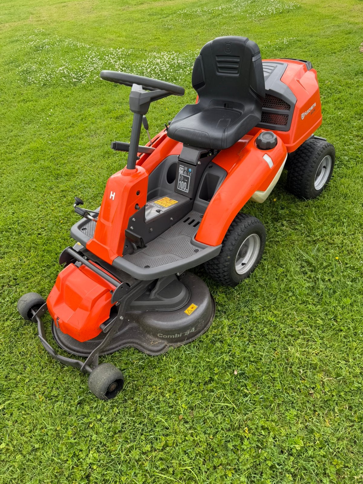 Husqvarna Rider 216, Tuin en Terras, Zitmaaiers, Ophalen of Verzenden, Zo goed als nieuw