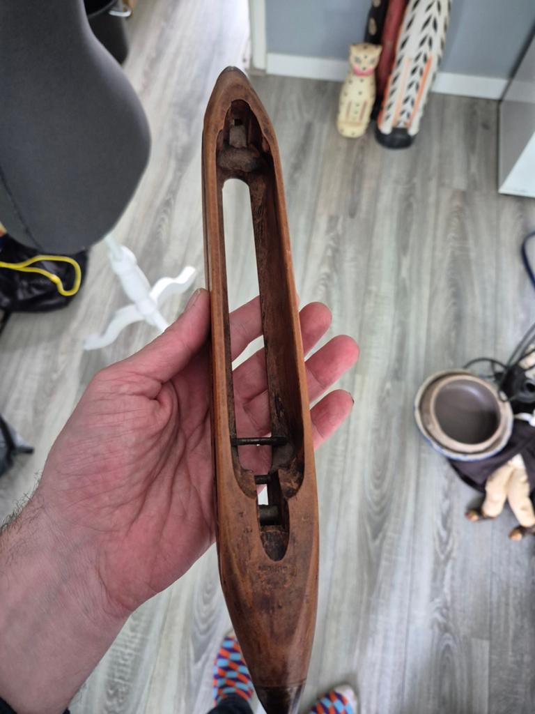 Antieke houten weefspoel - decoratief of voor weven, Hobby en Vrije tijd, Naaien en Fournituren, Ophalen of Verzenden, Gebruikt