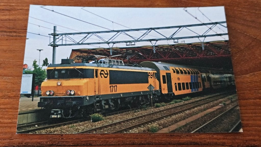 Foto TREIN Nederlandse Spoorwegen Loc 1717 Dubbeldekker DDM, Verzenden, Gebruikt, Trein, Overige typen