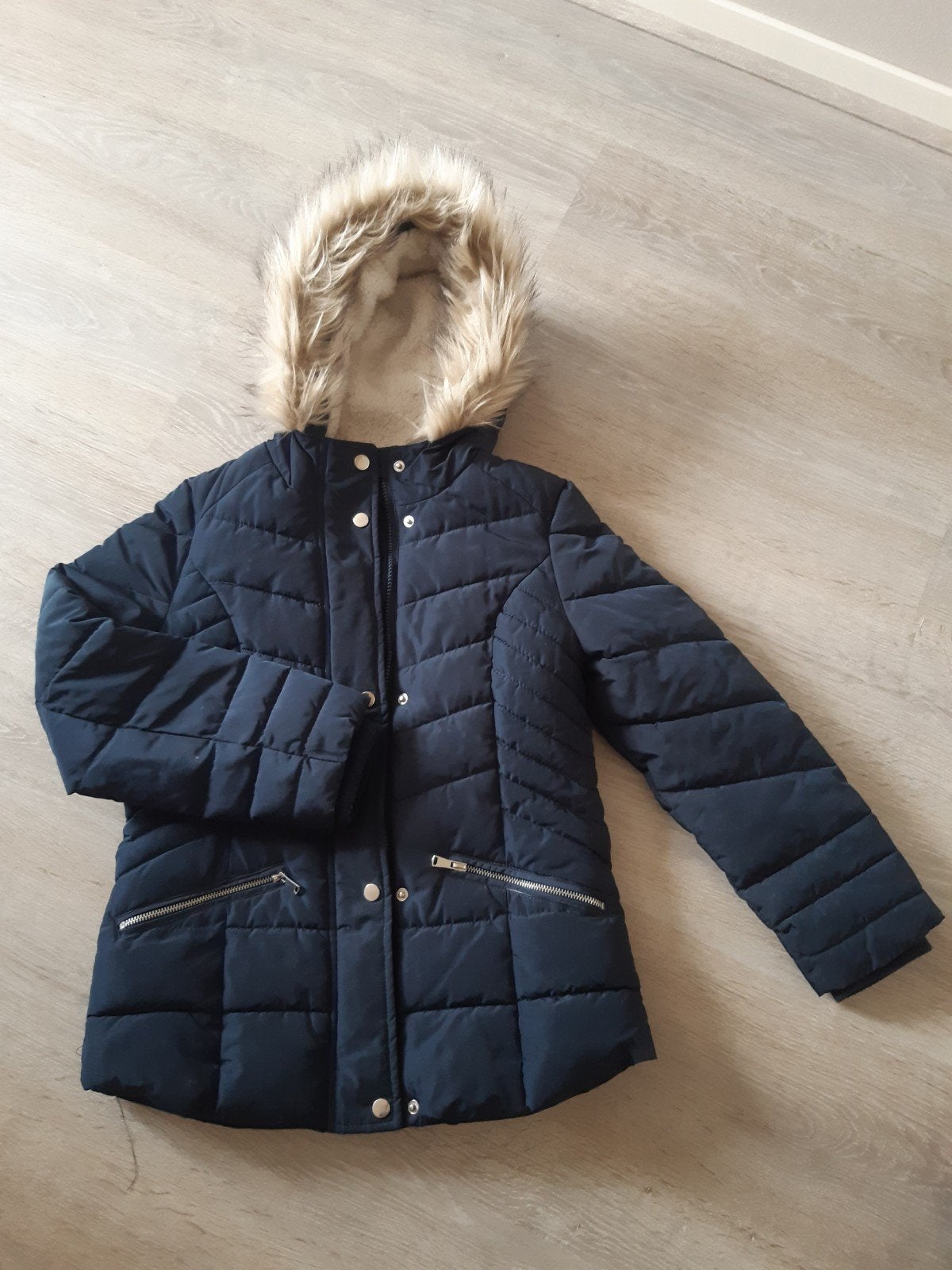 Donkerblauwe winterjas maat 152 met bontkraag, Ophalen of Verzenden, Gebruikt, Jongen of Meisje, Jas