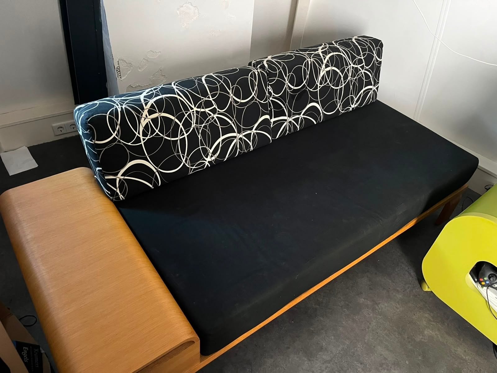 IKEA Slaapbank met opbergvak - Zwart/Hout, Ophalen, Gebruikt, Eenpersoons, Zwart