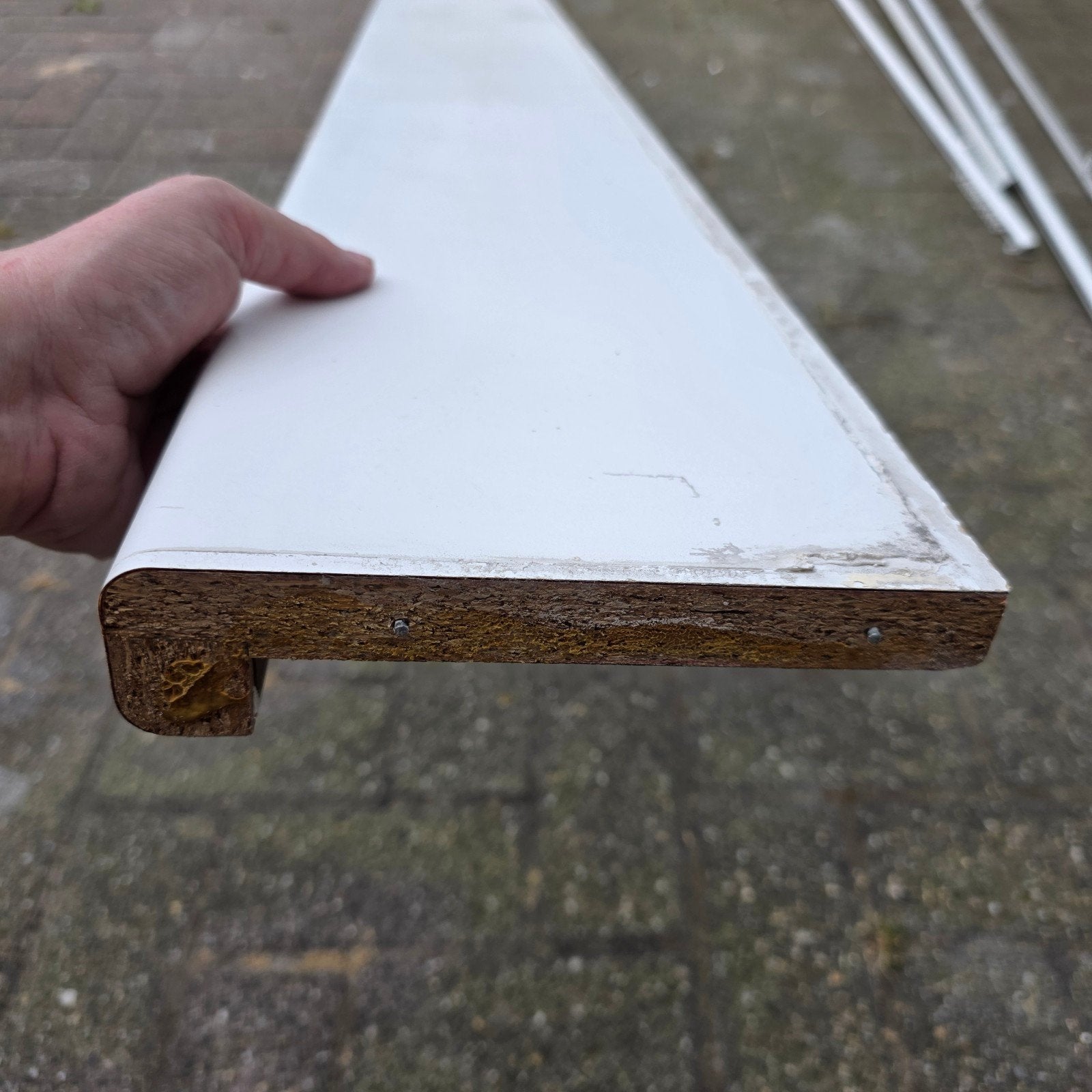 Gratis vensterbank 265 x 17 cm
Kan worden ingekort., Doe-het-zelf en Verbouw, Plinten en Afwerking, Ophalen, Gebruikt, 250 cm of meer