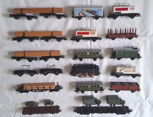 20 diverse Marklin wagons plus 1 Dummy locomotief (H0), Wisselstroom, Locomotief, Ophalen of Verzenden, Zo goed als nieuw