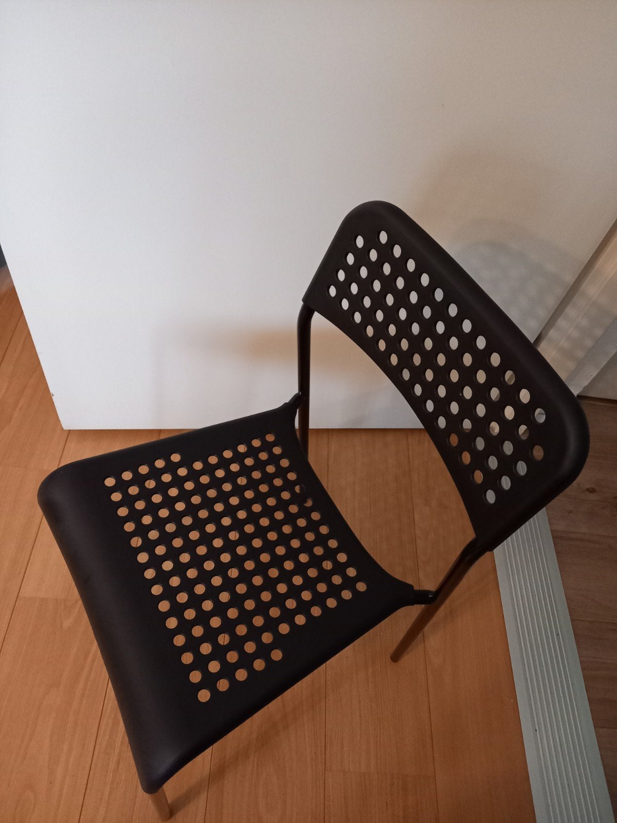 Ikea ADDE 2 stoelen met kussens, Ophalen, Kunststof, Zwart, Zo goed als nieuw