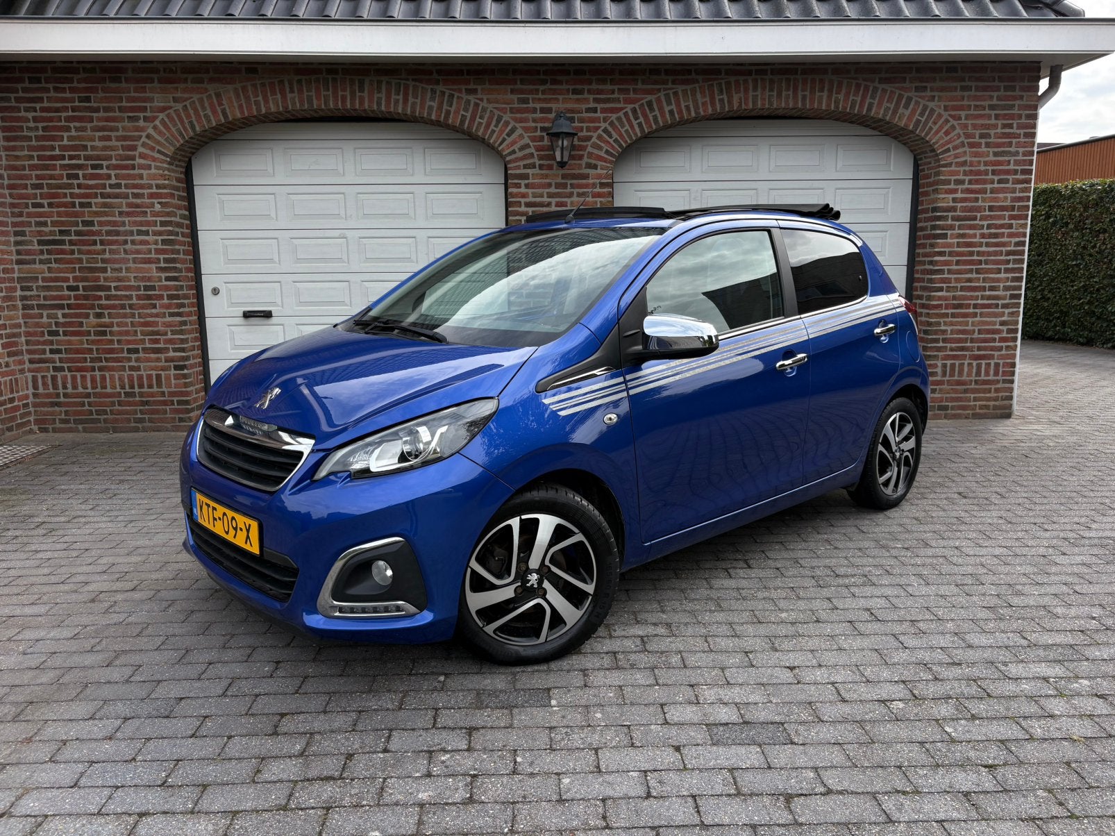 Peugeot 108 e-VTI Cabrio 1.0 | camera | bluetooth | garantie, Stof, Zwart, Cabriolet, Blauw