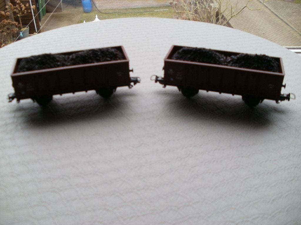 2x Ho Piko hoge bak wagons met lading zonder ovp., Gelijkstroom of Wisselstroom, Wagon, Zo goed als nieuw, Piko