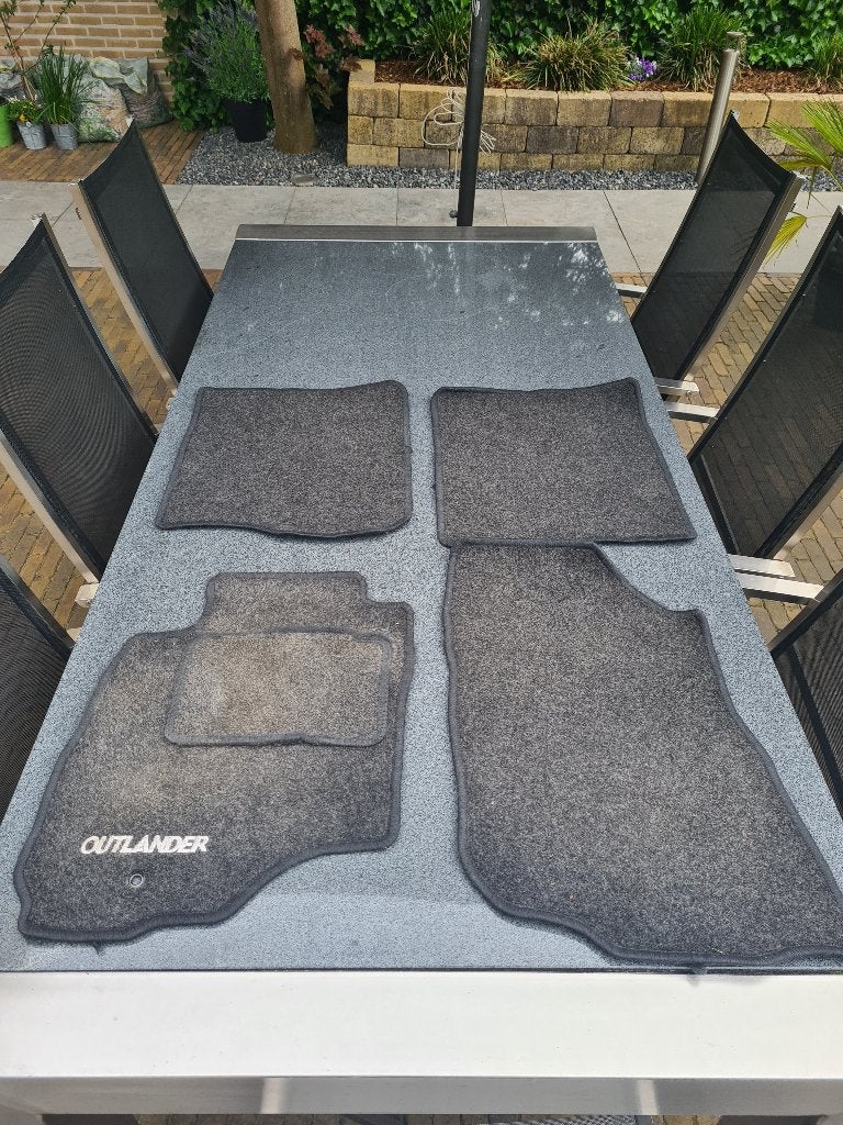 Mitsubishi Outlander automatten, Ophalen of Verzenden, Zo goed als nieuw