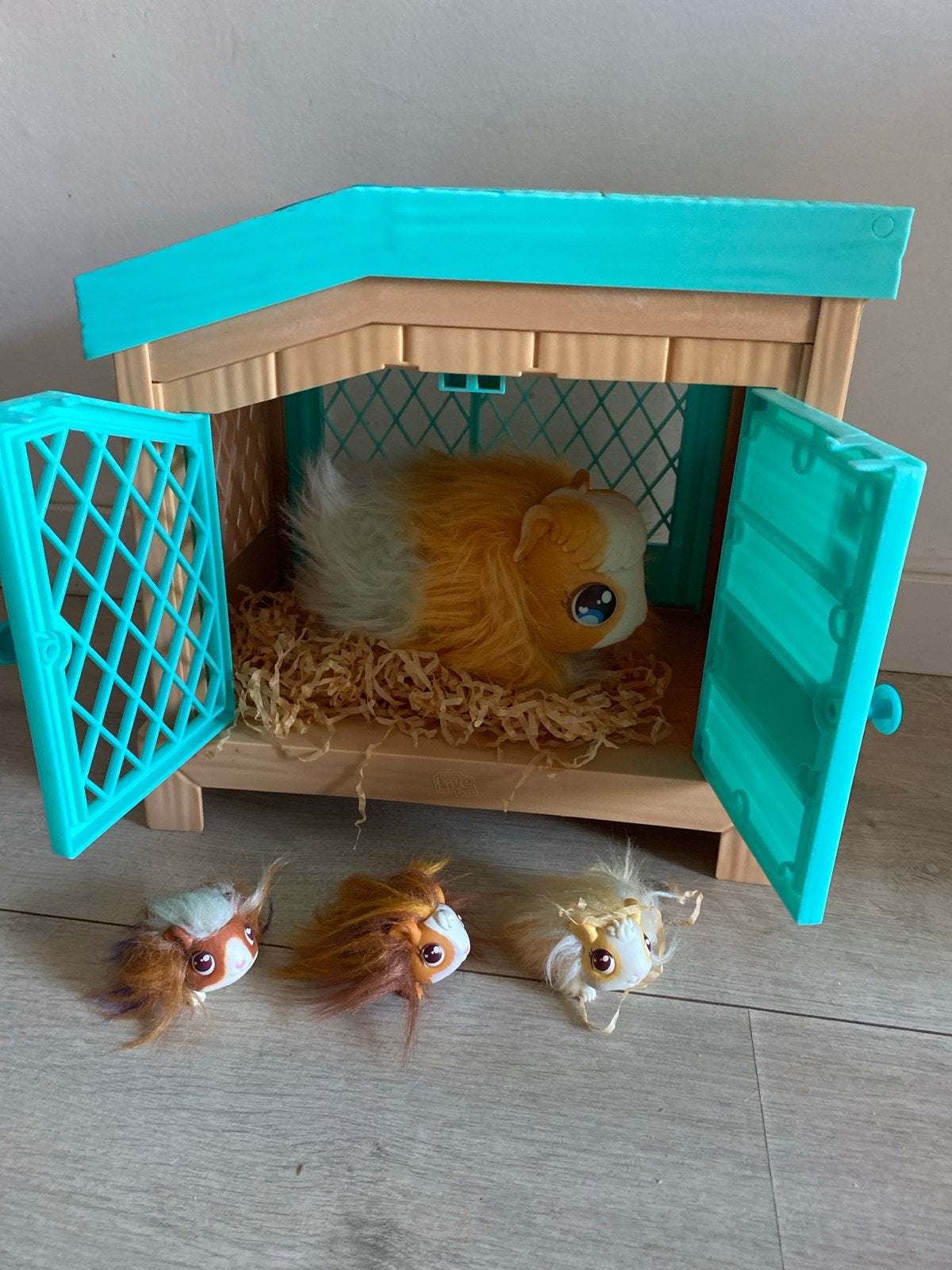 Little Live Pets cavia's met hok en baby's, Ophalen of Verzenden, Zo goed als nieuw, Jongen of Meisje
