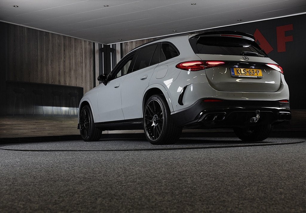 Mercedes-Benz GLC-klasse 400e 4MATIC AMG 63 Look / Acc / 360, Auto's, Mercedes-Benz, Automaat, Gebruikt, Euro 6, 2000 kg