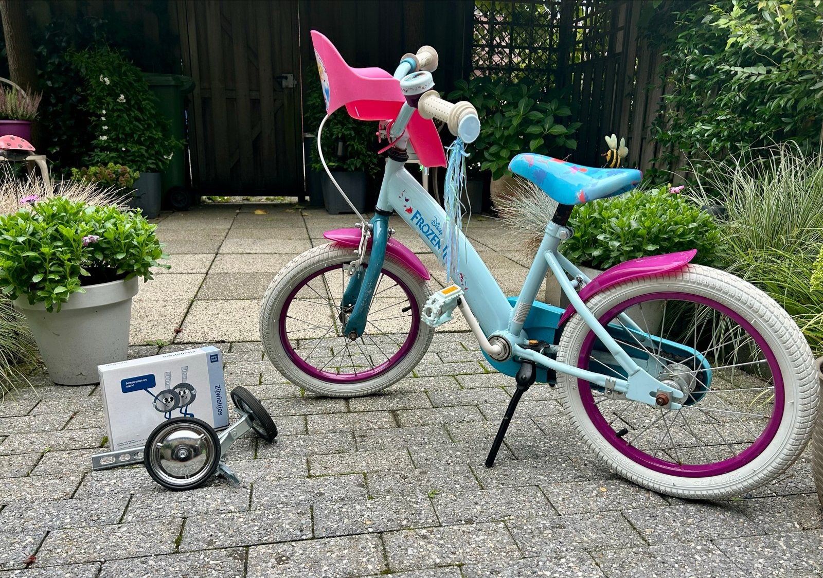 Frozen II kinderfiets 16 inch komt met nieuwe zijwieltjes, Fietsen en Brommers, Ophalen, Terugtraprem, Zijwieltjes, 16 tot 20 inch