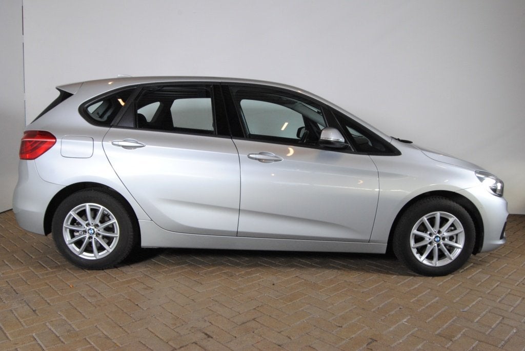 BMW 2 Serie Active Tourer 218i Essential (bj 2015), Auto's, 136 pk, Gebruikt, Euro 6, Automatische klimaatregeling