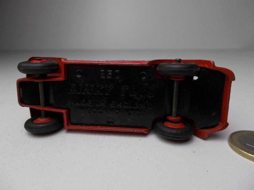 1955 Dinky Toys 250 STREAMLINED FIRE ENGINE (Origineel!), Ophalen of Verzenden, Zo goed als nieuw, Bus of Vrachtwagen, Dinky Toys