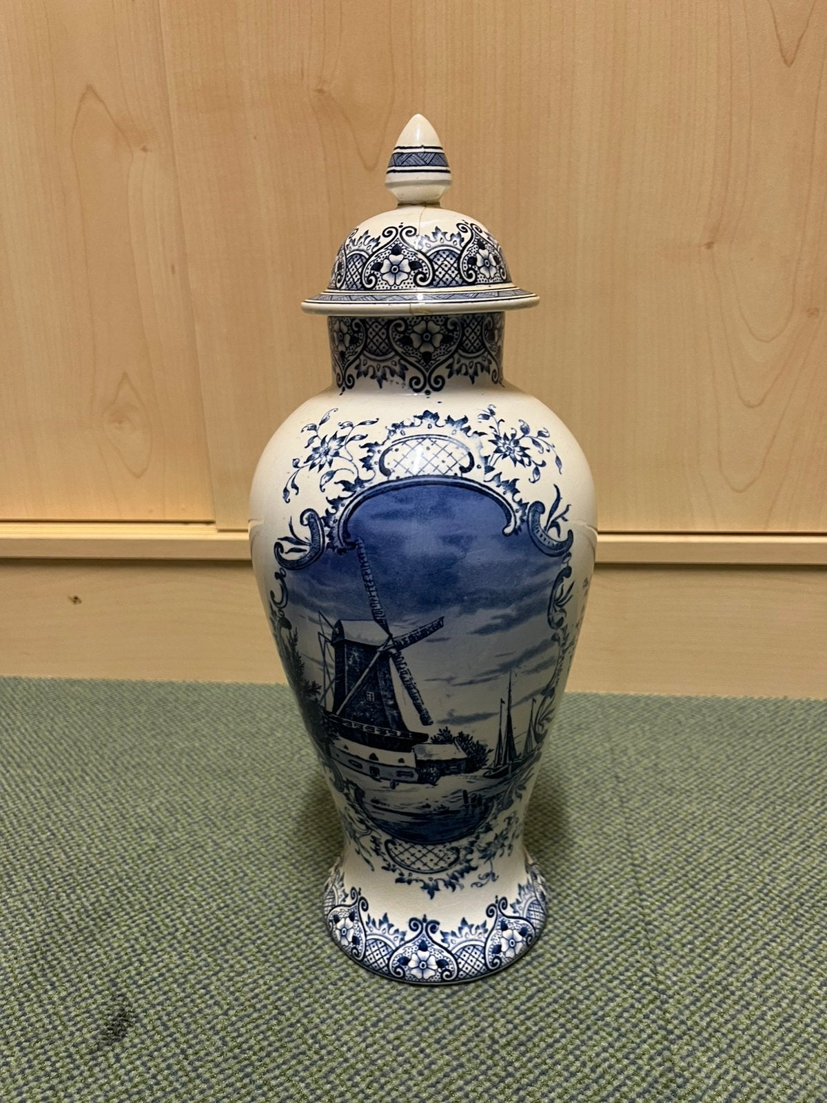 Antieke vaas met deksel delfts blauw molen maestricht h 35, Antiek en Kunst, Ophalen of Verzenden