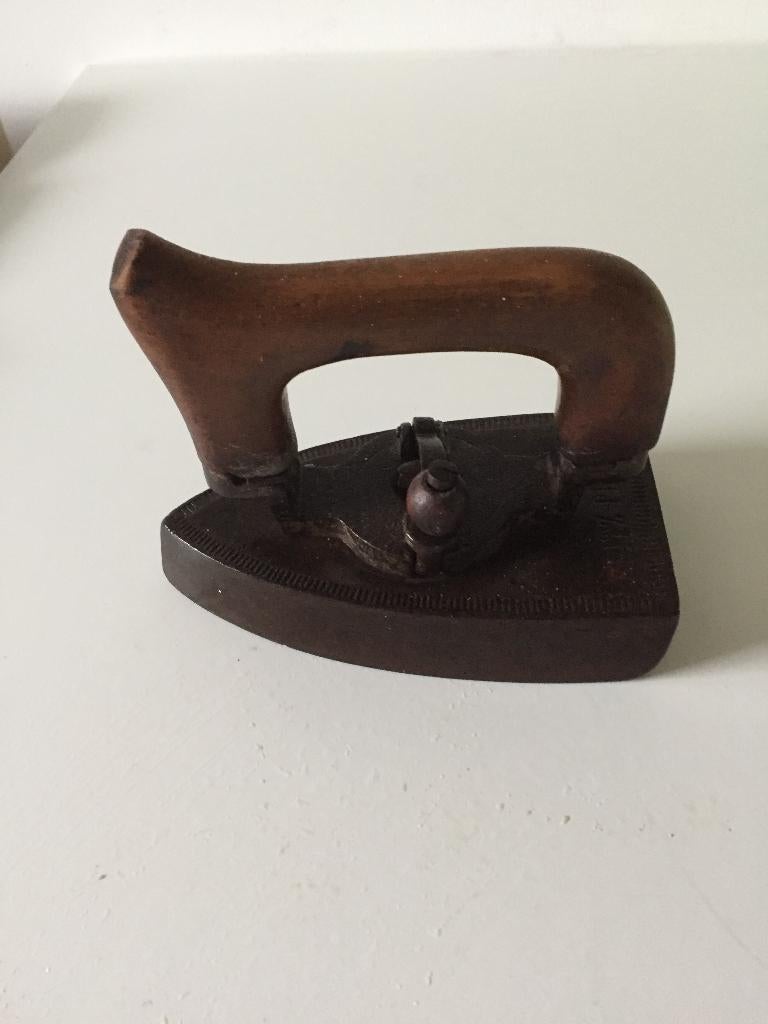 oud strijkijzer, Antiek en Kunst, Antiek | Gereedschap en Instrumenten, Ophalen of Verzenden