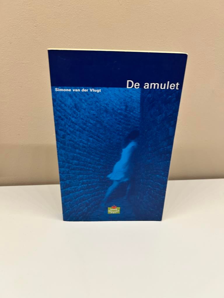 De Amulet - Simone van der Vlugt (Historische Roman), Boeken, Verzenden, Gelezen, Nederland