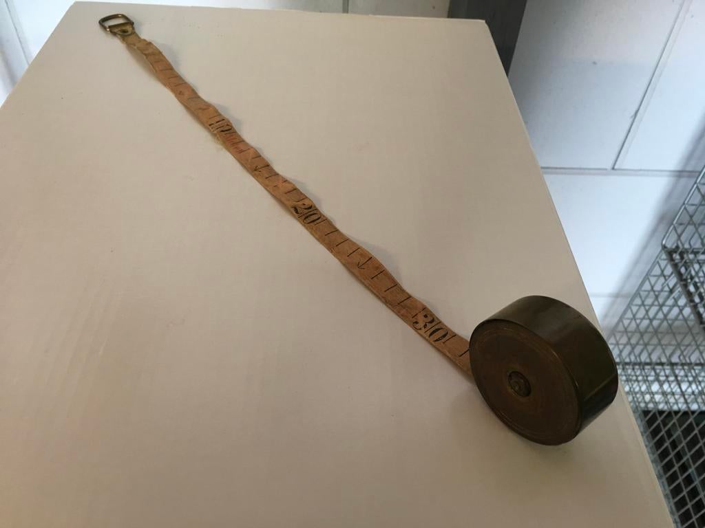 Antieke koperen rolmaat met linnen band, Antiek en Kunst, Ophalen of Verzenden