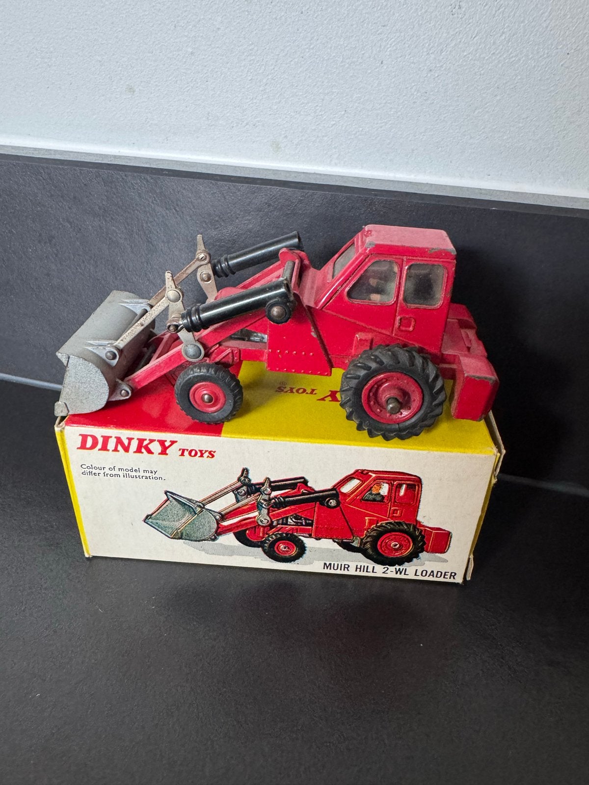 Dinky Toys 437 Muir Hill 2-WL Loader met doos, Ophalen of Verzenden, Gebruikt, Dinky Toys