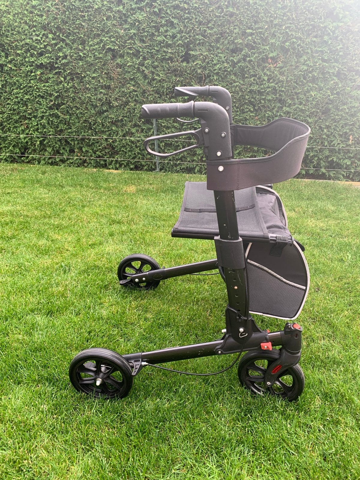 Rollator in goede staat met tas, Ophalen, Lichtgewicht, Gebruikt