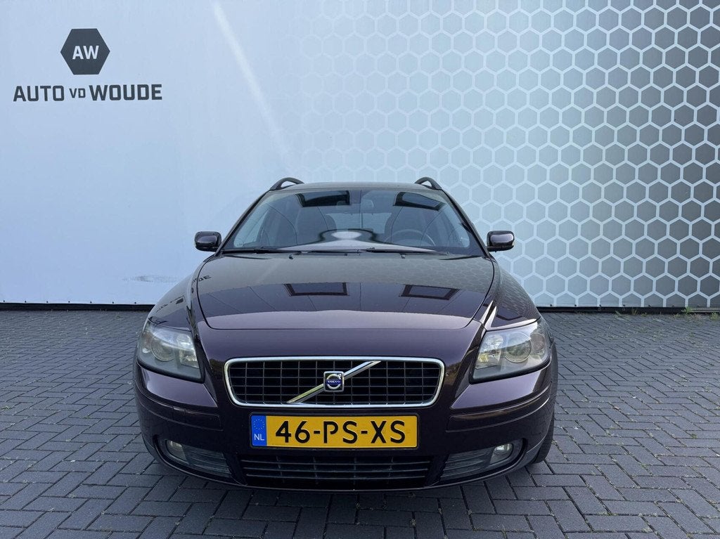 Volvo V50 2.5 T5 221PK Momentum stuurwielbediening, Auto's, Voorwielaandrijving, Stof, Gebruikt, Zwart
