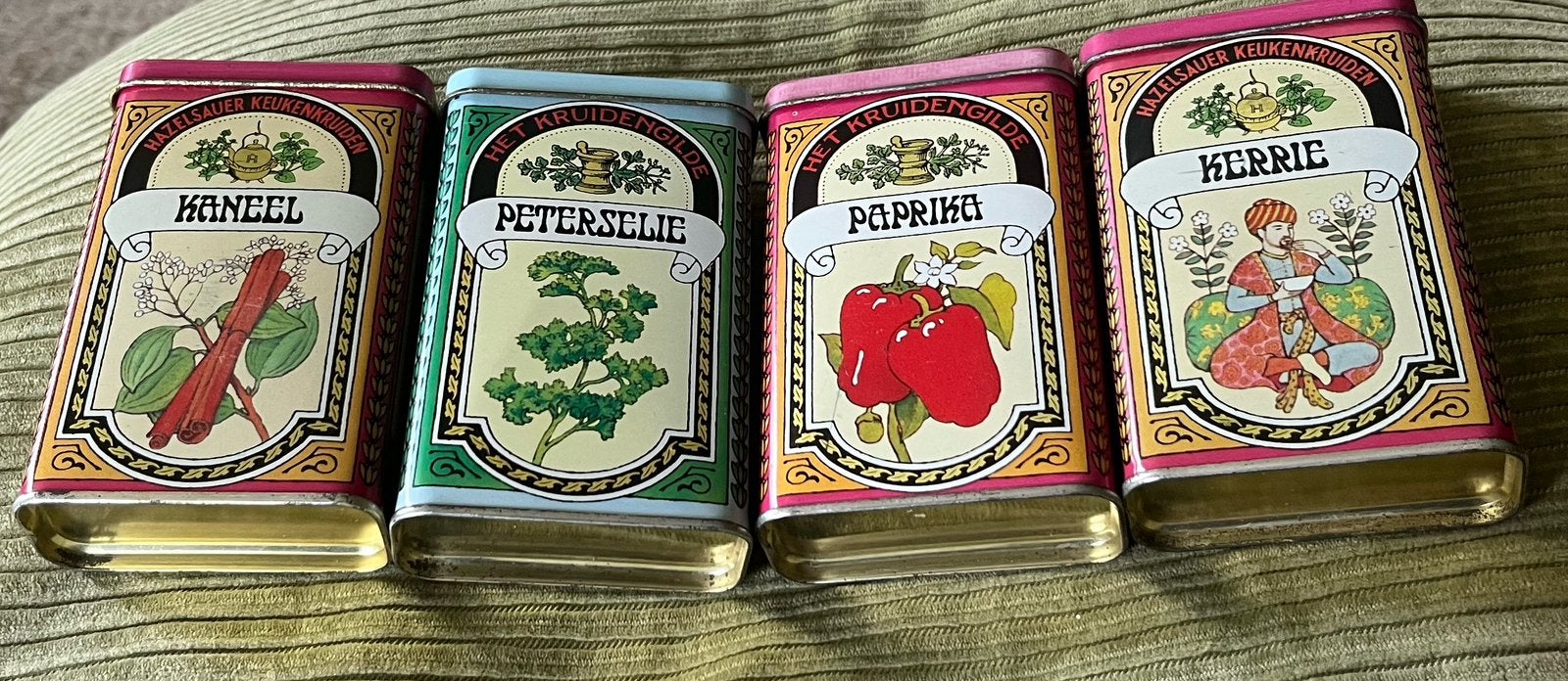 Vintage kruidenblikjes. 1960-1970 Hazelsauer- Amsterdam., Verzamelen, Blikken, Verzenden, Zo goed als nieuw, Overige