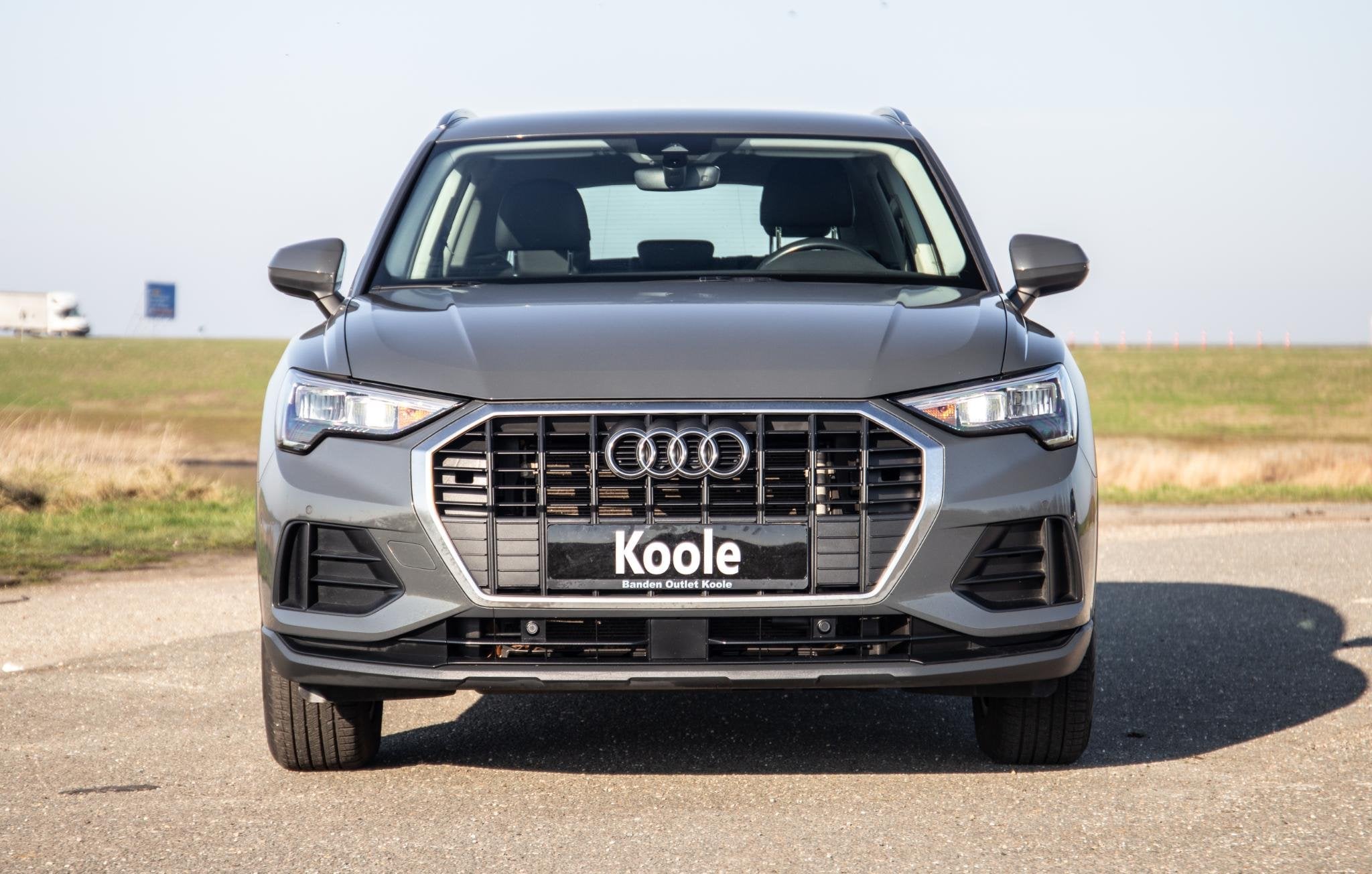 Audi Q3 45 TFSI e edition AUTOMAAT / PLUG IN HYBRID / STOELV, Gebruikt, 1395 cc, Automatische klimaatregeling, 13 kWh