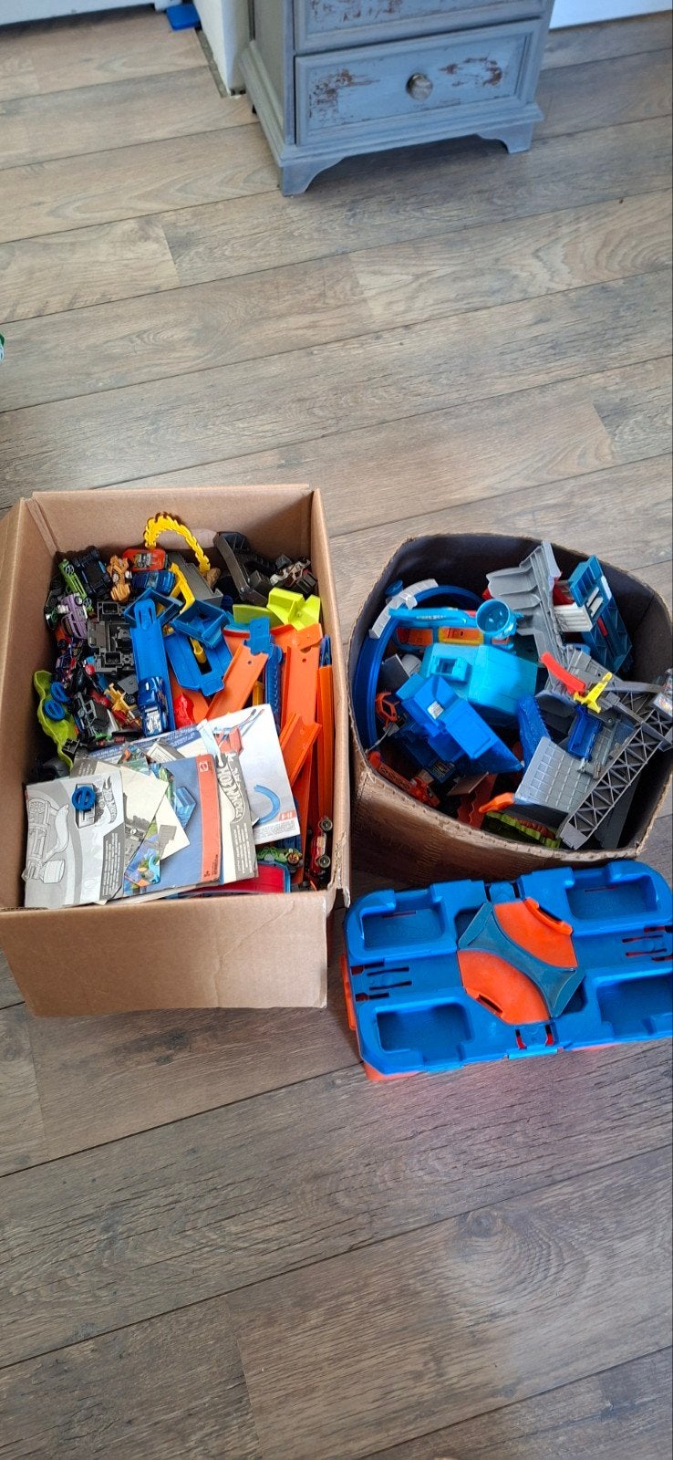 Grote partij Hot Wheels: complete sets en losse onderdelen, Ophalen