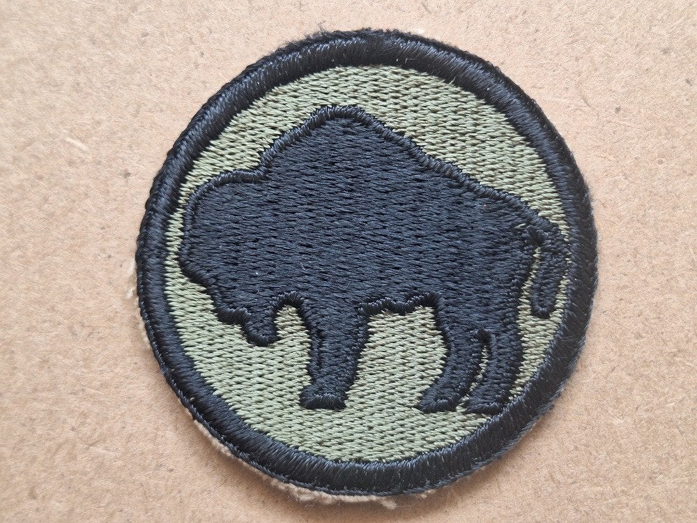 WWII US 92nd Infantry Division patch, Verzenden, Amerika, Embleem of Badge