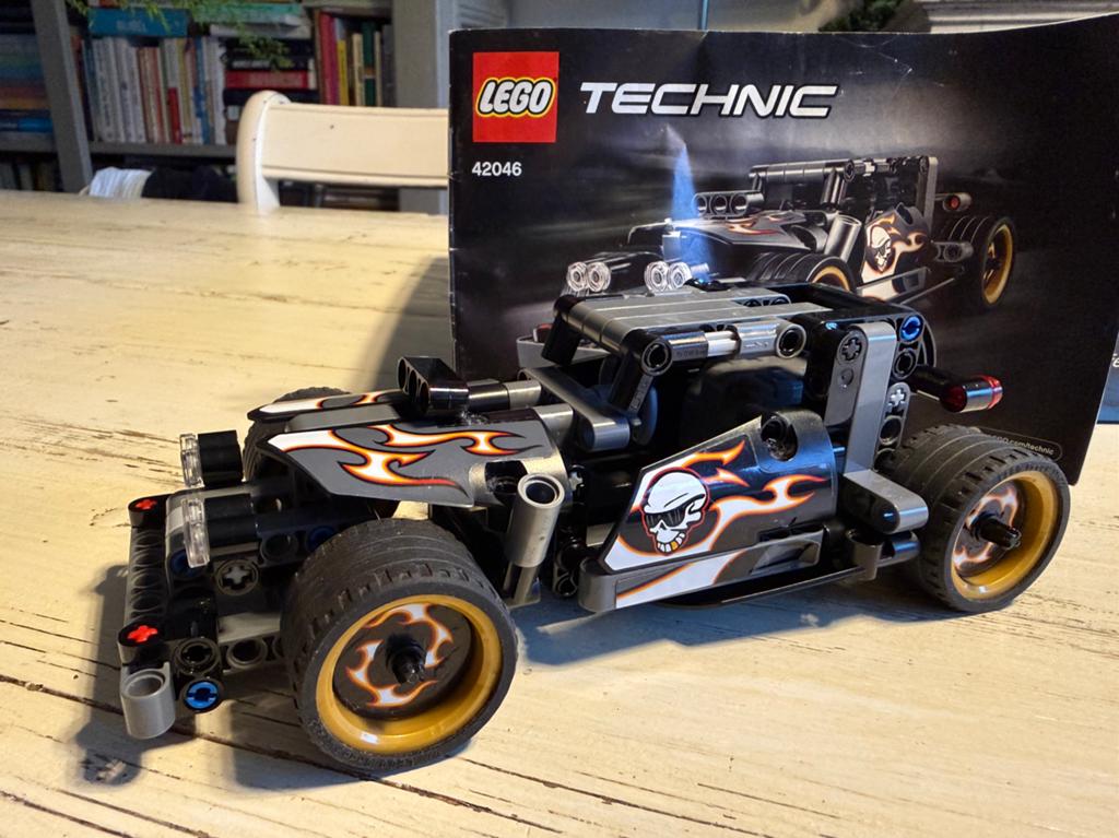Lego technic 42046 ontsnappingsracer met pull back motor, Gebruikt, Lego, Compleet, Ophalen of Verzenden